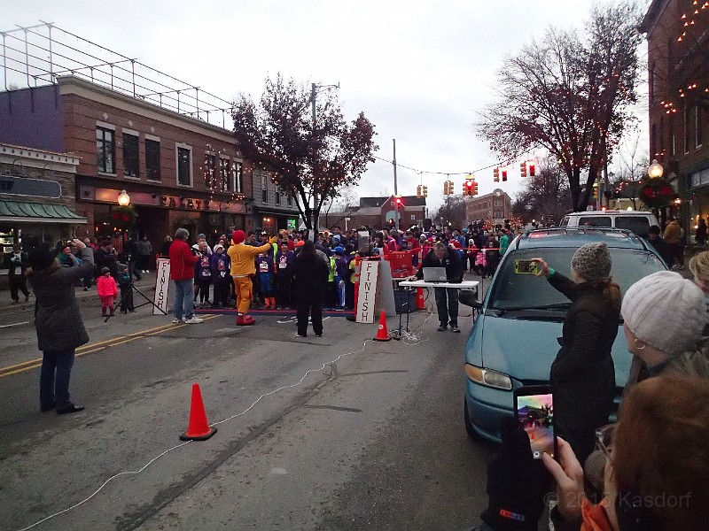 2015 Gobbler Gallop 4M 005.JPG - 2015 Gobbler Gallop 4 Mile in Milford Michigan.